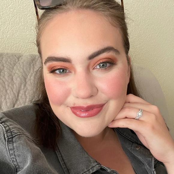 Meet your Posher, Teesa - Picture 1 of 1